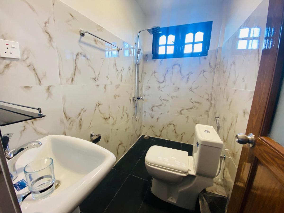 Travellers Nest Inn Нувара-Элия Экстерьер фото