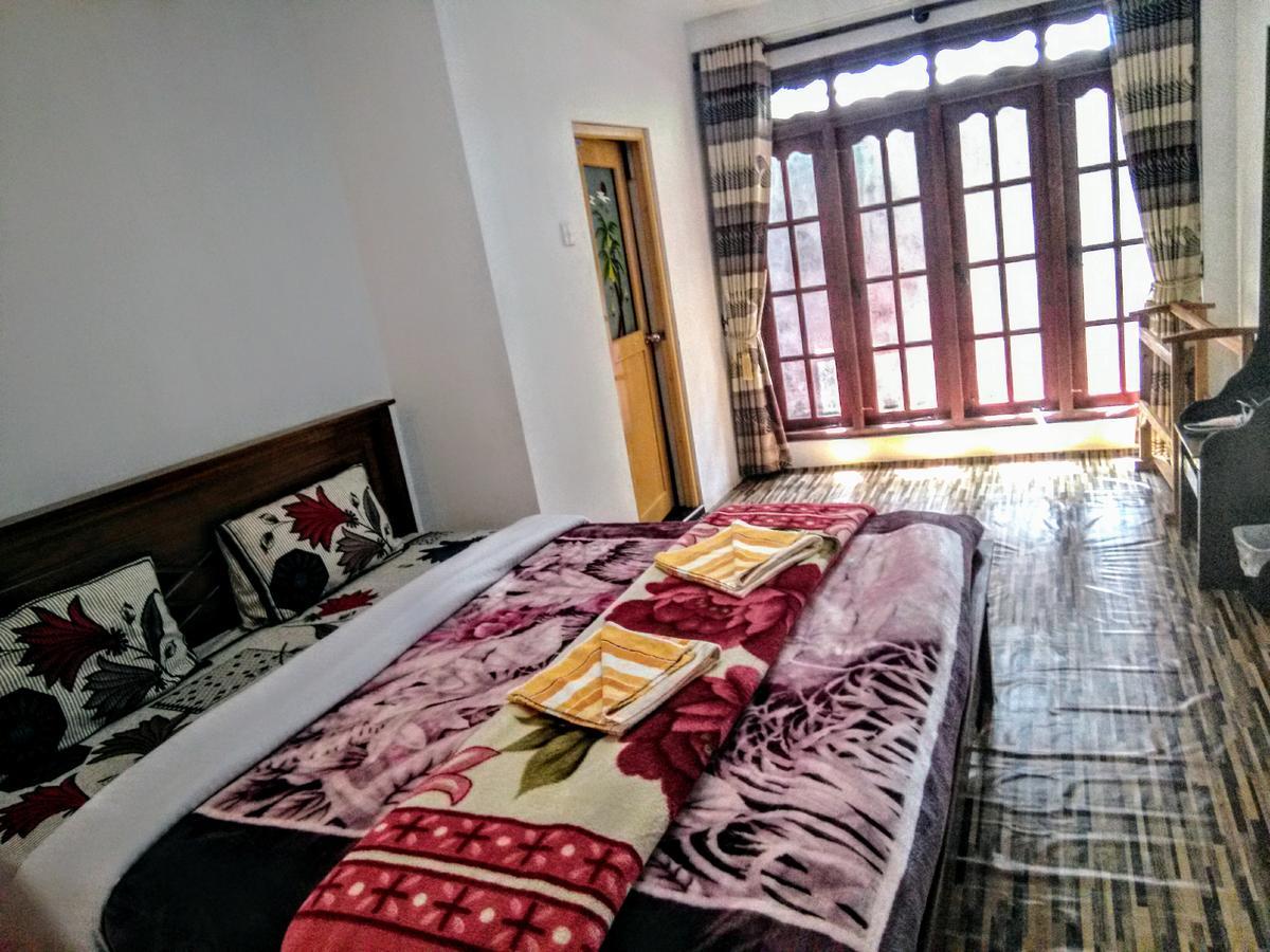 Travellers Nest Inn Нувара-Элия Экстерьер фото
